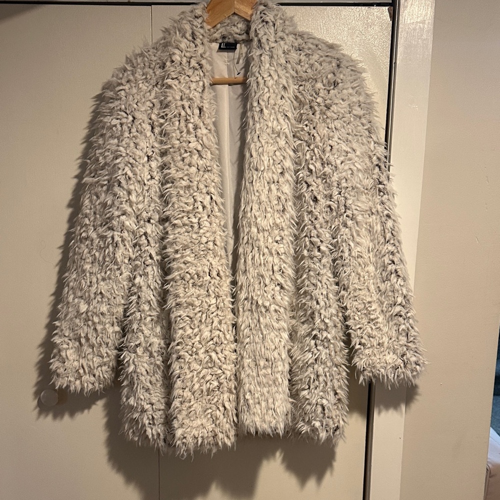 Love Token White/Gray Teddy Jacket